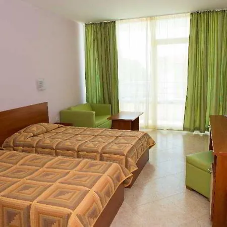 Ivana Palace - Free Parking Hotel